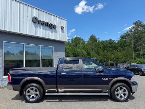 Used 2018 RAM 1500 Laramie w/ Convenience Group AWD/4WD image 8