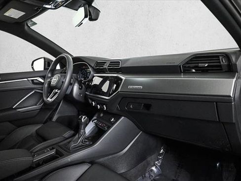 Certified 2025 Audi Q3 2.0T Premium w/ Convenience Package image 23