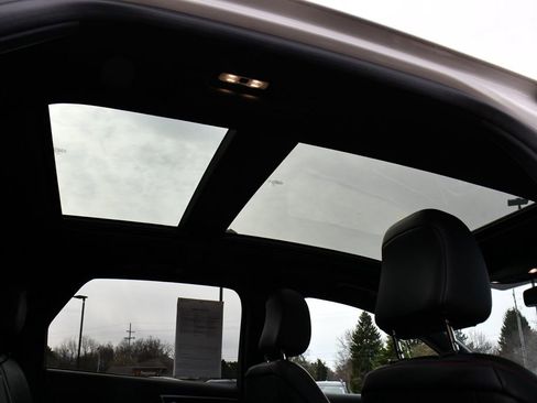 Used 2021 Ford Edge ST-Line w/ Class II Trailer Tow Package image 17