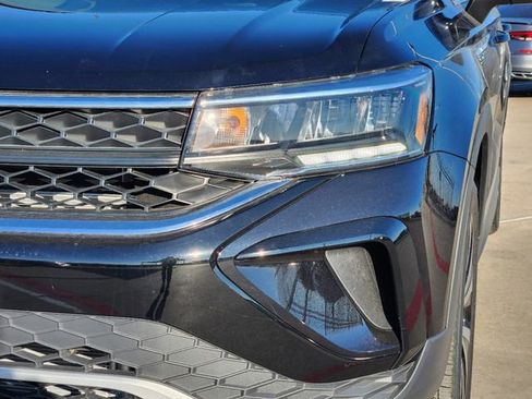 New 2024 Volkswagen Taos SE image 5