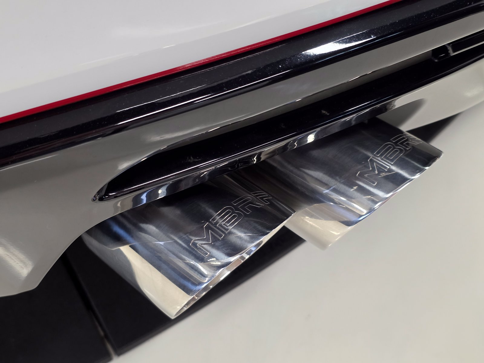 Used 2018 Chevrolet Camaro SS RWD image 5