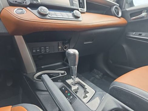 Used 2018 Toyota RAV4 Limited w/ Advanced Technology Package FWD image 38