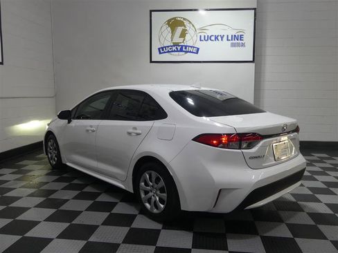 Used 2022 Toyota Corolla LE FWD image 11
