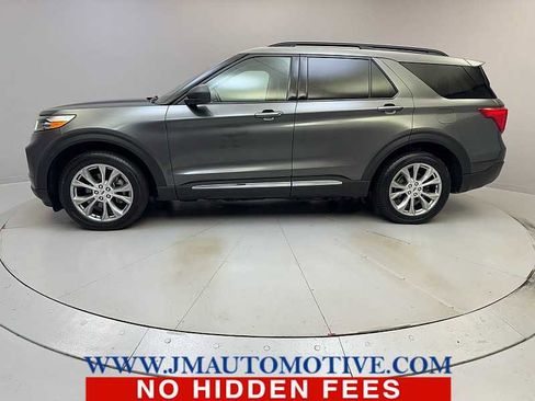 Used 2020 Ford Explorer XLT w/ Equipment Group 202A image 2