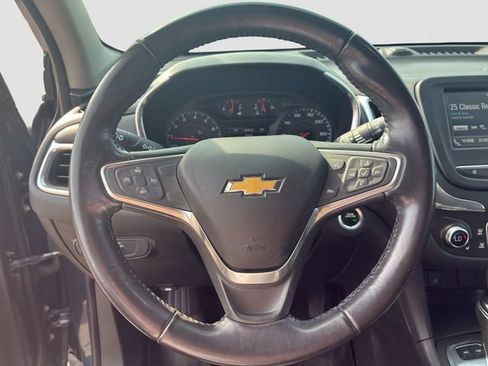 Used 2018 Chevrolet Equinox LT AWD/4WD image 16