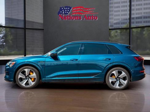 Used 2022 Audi e-tron Premium Plus w/ Premium Plus Package image 2