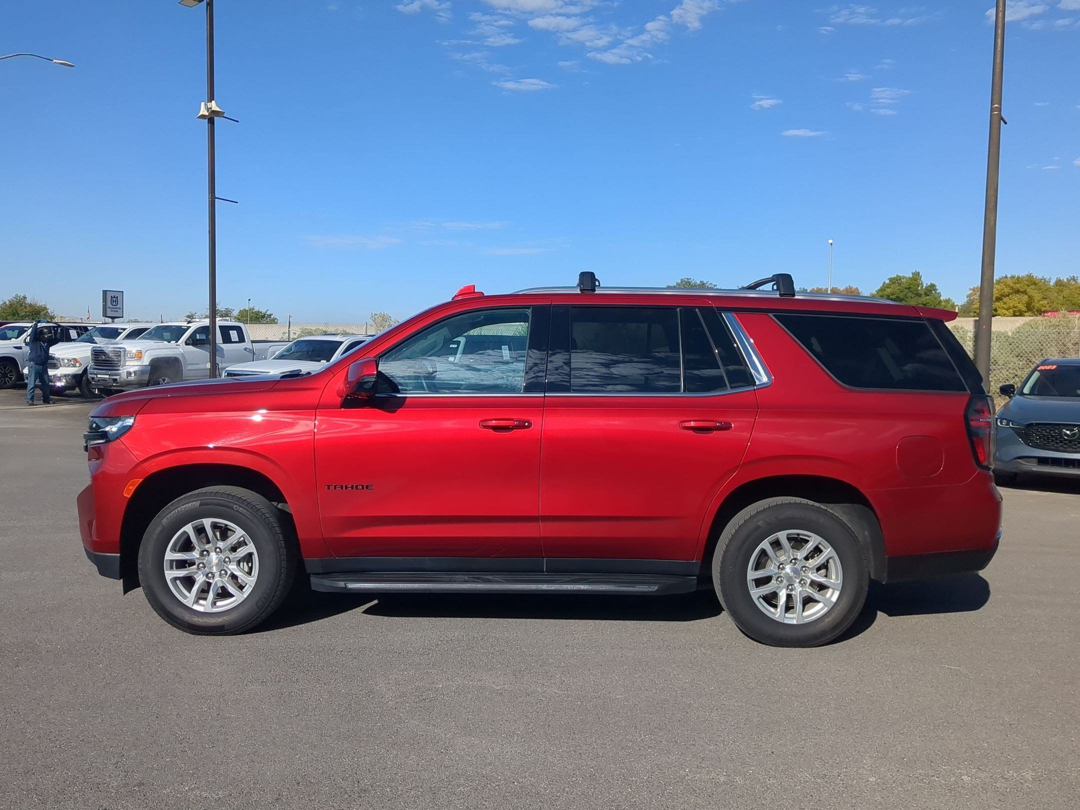 Used 2024 Chevrolet Tahoe LT w/ Luxury Package AWD/4WD image 2