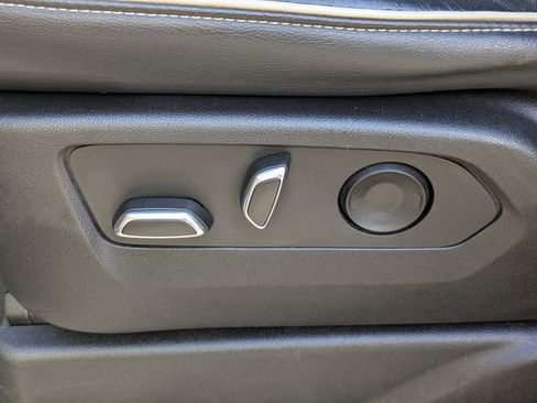 Used 2023 Cadillac Escalade Premium Luxury image 23