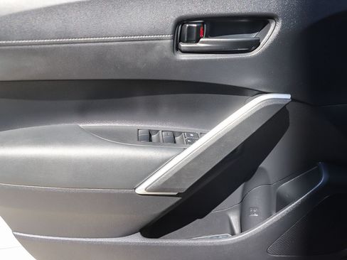 Certified 2022 Toyota Corolla Cross LE w/ Moonroof Package FWD image 21