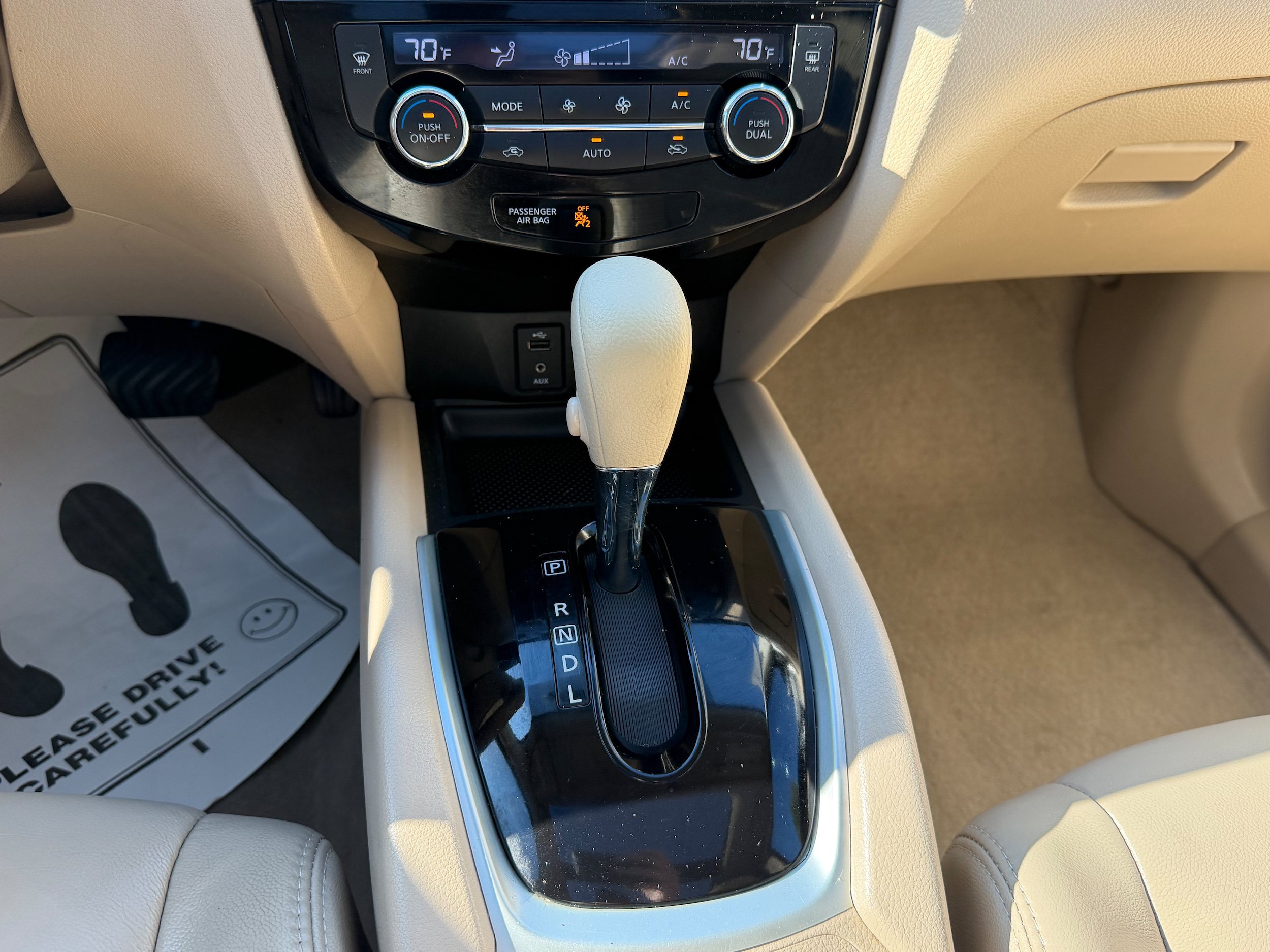 Used 2014 Nissan Rogue SV w/ SV Premium Package FWD image 16