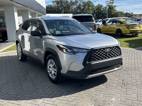 Used 2023 Toyota Corolla Cross L image 7