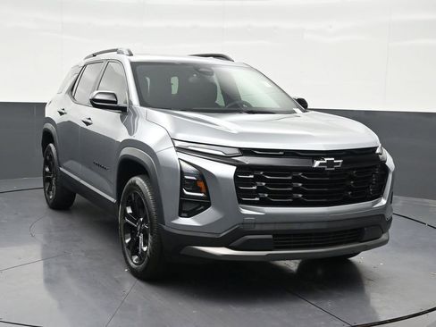 Used 2026 Chevrolet Equinox LT w/ Midnight Edition FWD image 8