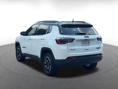 Used 2025 Jeep Compass Trailhawk AWD/4WD image 10