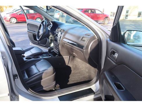 Used 2009 Ford Fusion SEL image 15