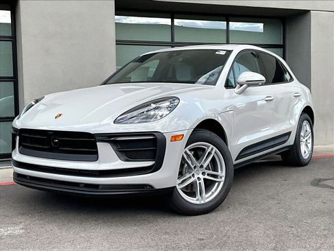 Certified 2025 Porsche Macan image 1