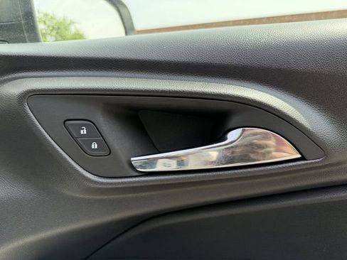 Used 2025 Chevrolet Trax LS FWD image 32