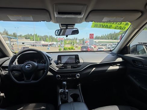 Certified 2024 Nissan Altima 2.5 S FWD image 19
