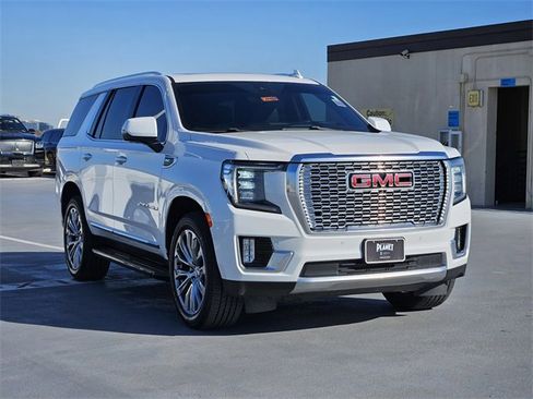 Used 2022 GMC Yukon Denali w/ Advanced Technology Package image 3