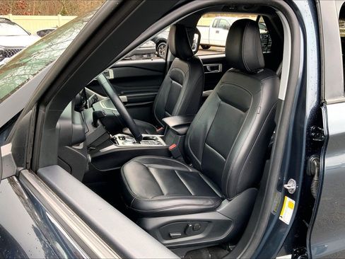 Used 2023 Ford Explorer XLT w/ Equipment Group 202A image 27