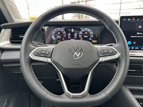 New 2026 Volkswagen Tiguan SE image 7