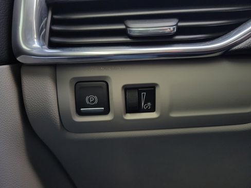 Used 2019 Cadillac XT4 Luxury image 28