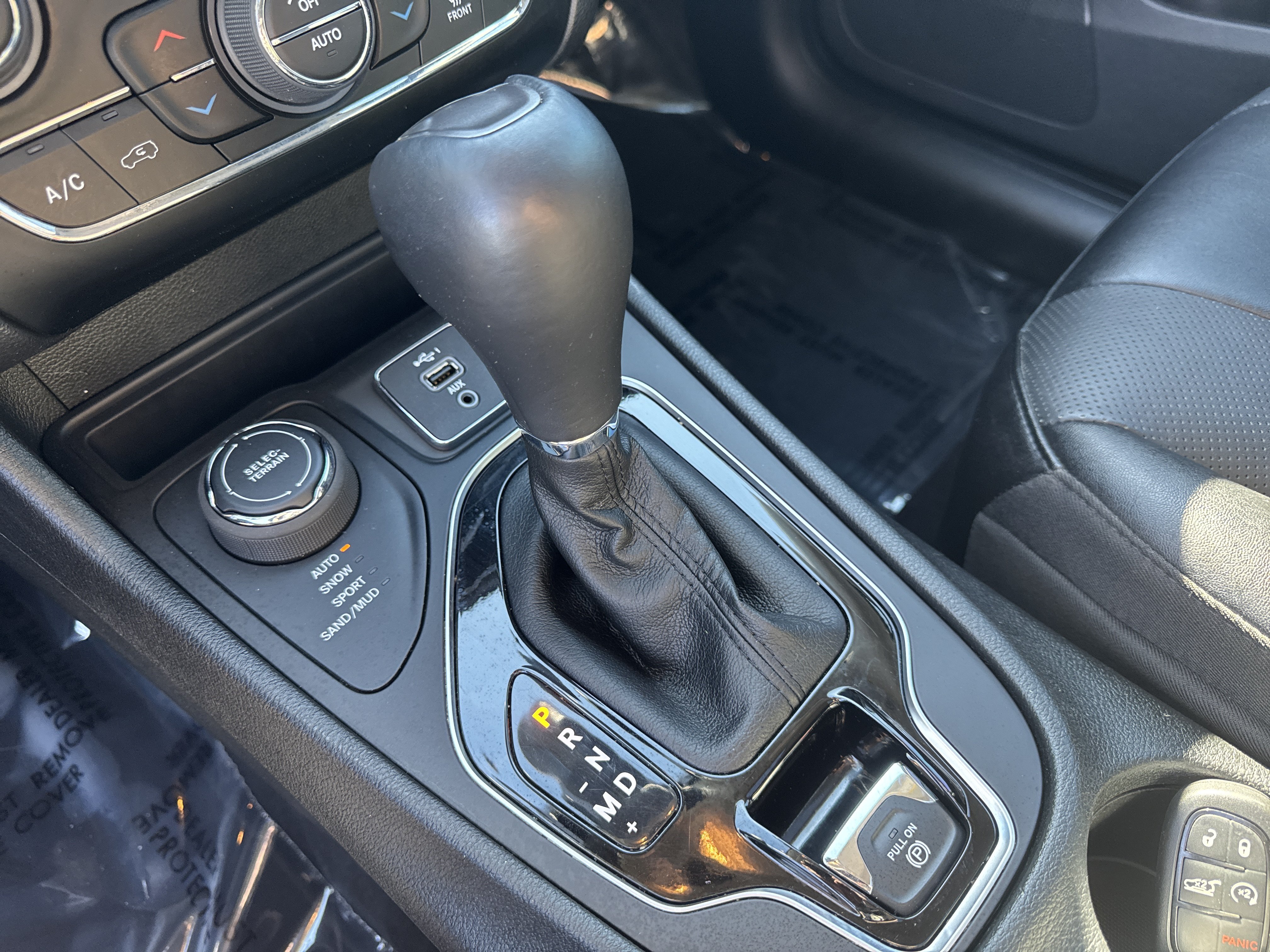 Used 2023 Jeep Cherokee Altitude Lux AWD/4WD image 26