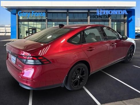 Certified 2025 Honda Accord SE image 2