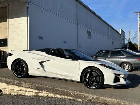 Used 2024 Chevrolet Corvette E-Ray w/ Stealth Interior Trim Package image 28