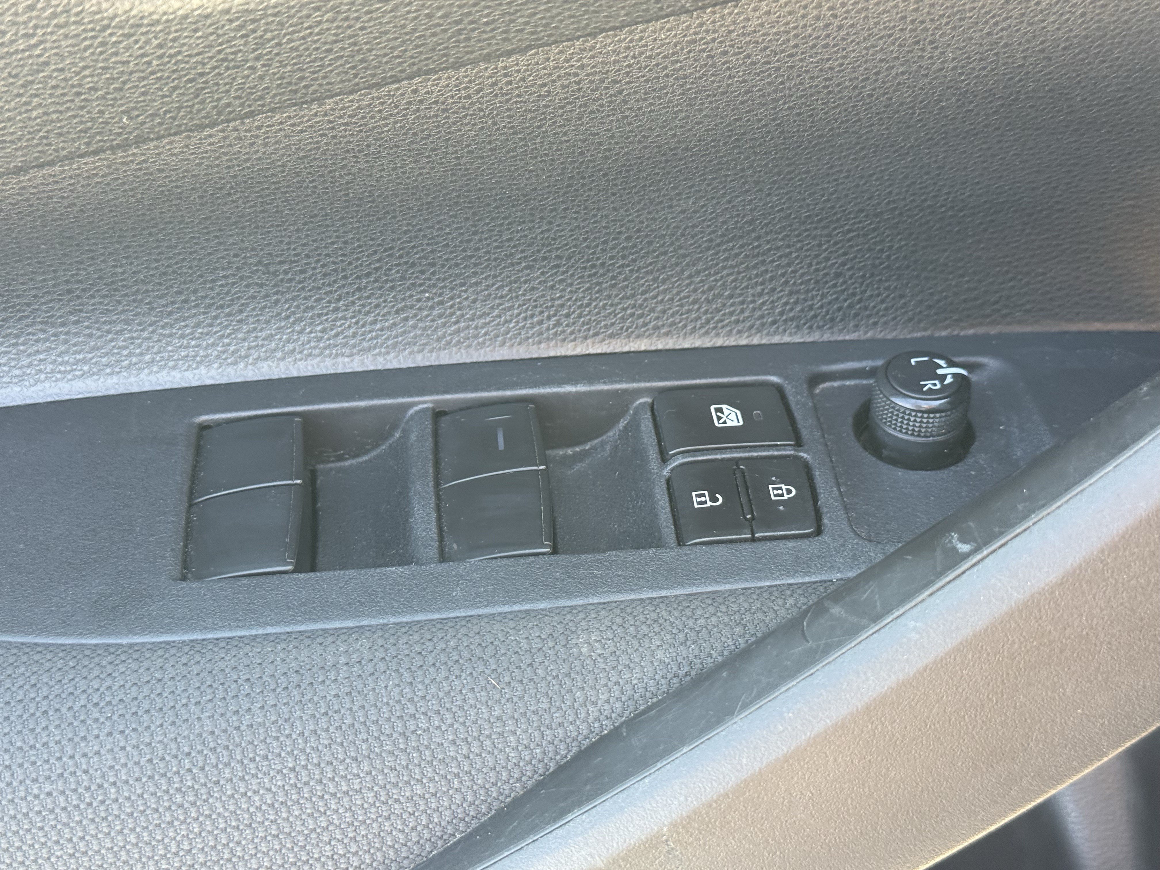 Used 2024 Toyota Corolla LE FWD image 26