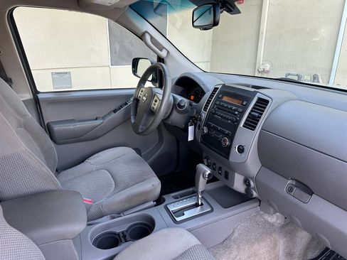 Used 2012 Nissan Frontier SV w/ SV Premium Utility Pkg image 33