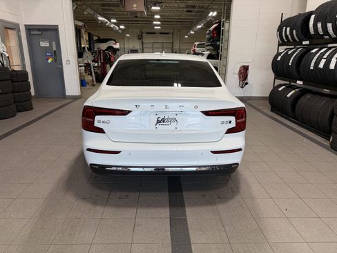 Used 2023 Volvo S60 B5 Ultimate w/ Climate Package image 8