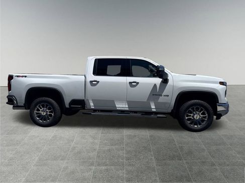 New 2026 Chevrolet Silverado 2500 LTZ w/ LTZ Convenience Package AWD/4WD image 7