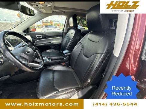 Used 2022 Jeep Compass Latitude w/ Sun and Sound Group AWD/4WD image 19