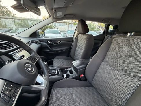 Used 2019 Nissan Rogue Sport SV image 22