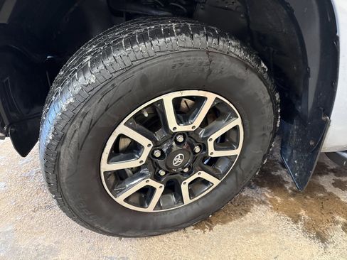 Used 2018 Toyota Tundra SR5 image 4