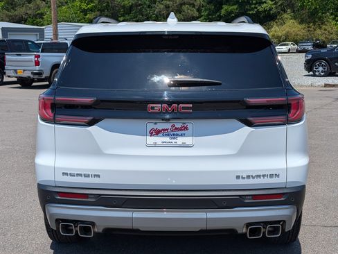 Used 2026 GMC Acadia Elevation w/ Elevation Premium Package FWD image 9