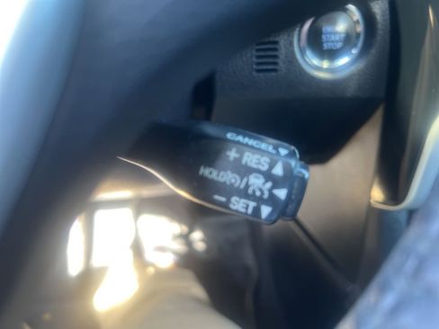 Used 2017 Toyota Corolla SE w/ SE Premium Package image 57