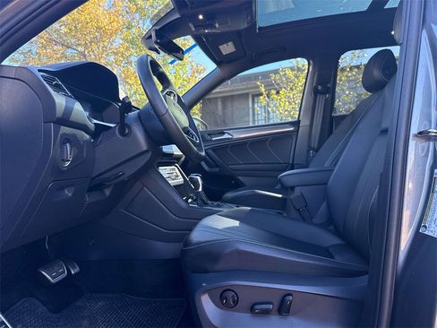 Used 2024 Volkswagen Tiguan SE R-Line image 11