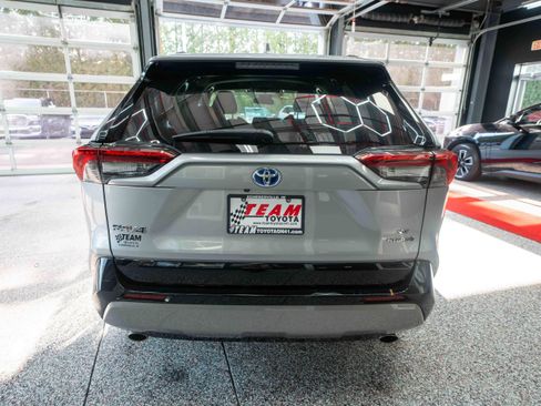 Used 2023 Toyota RAV4 SE image 4