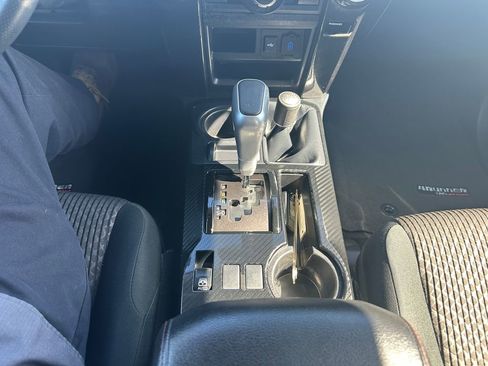 Used 2023 Toyota 4Runner TRD Off-Road AWD/4WD image 17