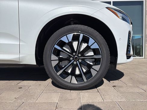 New 2026 Volvo XC60 T8 Plus w/ Climate Package AWD/4WD image 8