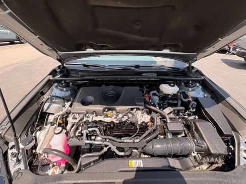 Used 2025 Toyota Camry SE FWD image 31