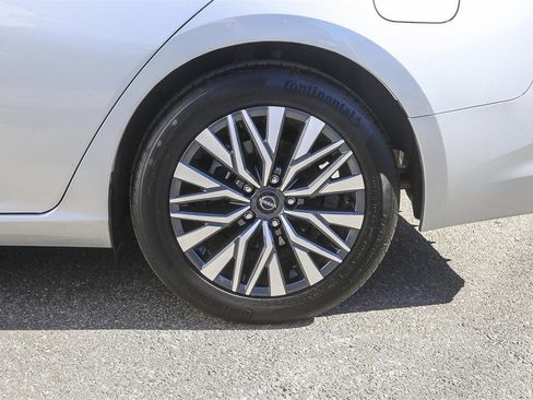 Used 2023 Nissan Altima 2.5 SV image 9