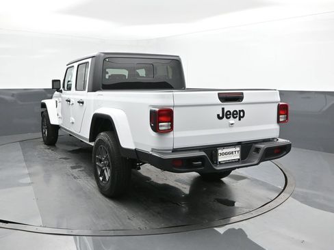 New 2025 Jeep Gladiator Sport image 8
