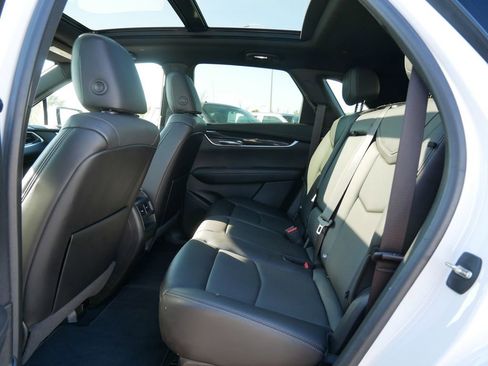 Used 2021 Cadillac XT5 Premium Luxury image 11