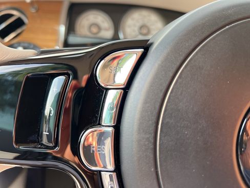 Used 2019 Rolls-Royce Wraith image 31