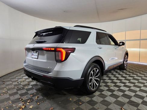 New 2026 Ford Explorer ST-Line AWD/4WD image 7