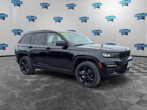 Certified 2023 Jeep Grand Cherokee Limited w/ Black Appearance Package AWD/4WD image 8