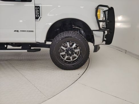 Used 2017 Ford F250 Lariat w/ Lariat Value Package image 27