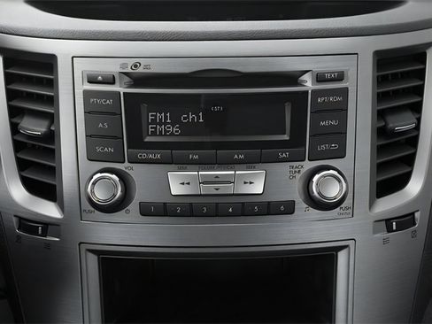 Used 2013 Subaru Outback 2.5i Limited AWD/4WD image 7